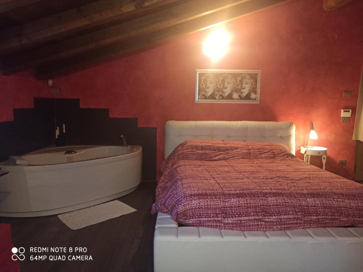 Casa Vacanze Soleluna 몬티키아리 외부 사진