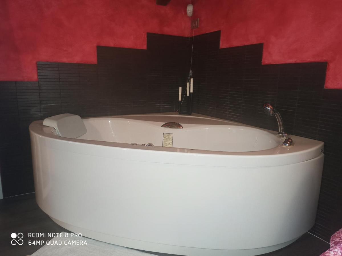 Casa Vacanze Soleluna 몬티키아리 외부 사진