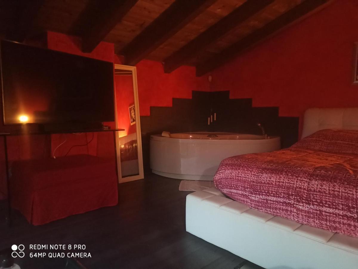 Casa Vacanze Soleluna 몬티키아리 외부 사진