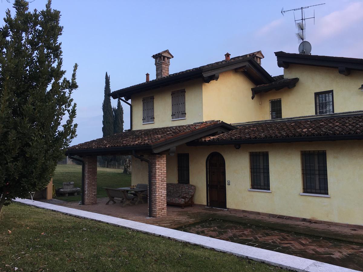 Casa Vacanze Soleluna 몬티키아리 외부 사진